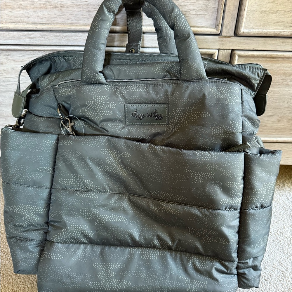 Itsy Ritzy Dream Convertible Diaper Bag - Camo